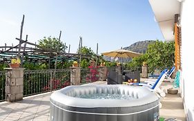 Giardino Di Nonno Lucio - Surrounded By Lemon Tree